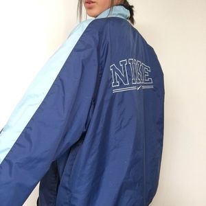 blue and turquoise vintage nike windbreaker🦋🌀
